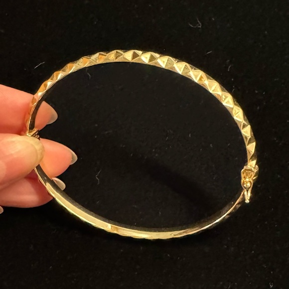 MILOR 10k yellow gold pyramid bangle bracelet - Picture 10 of 14